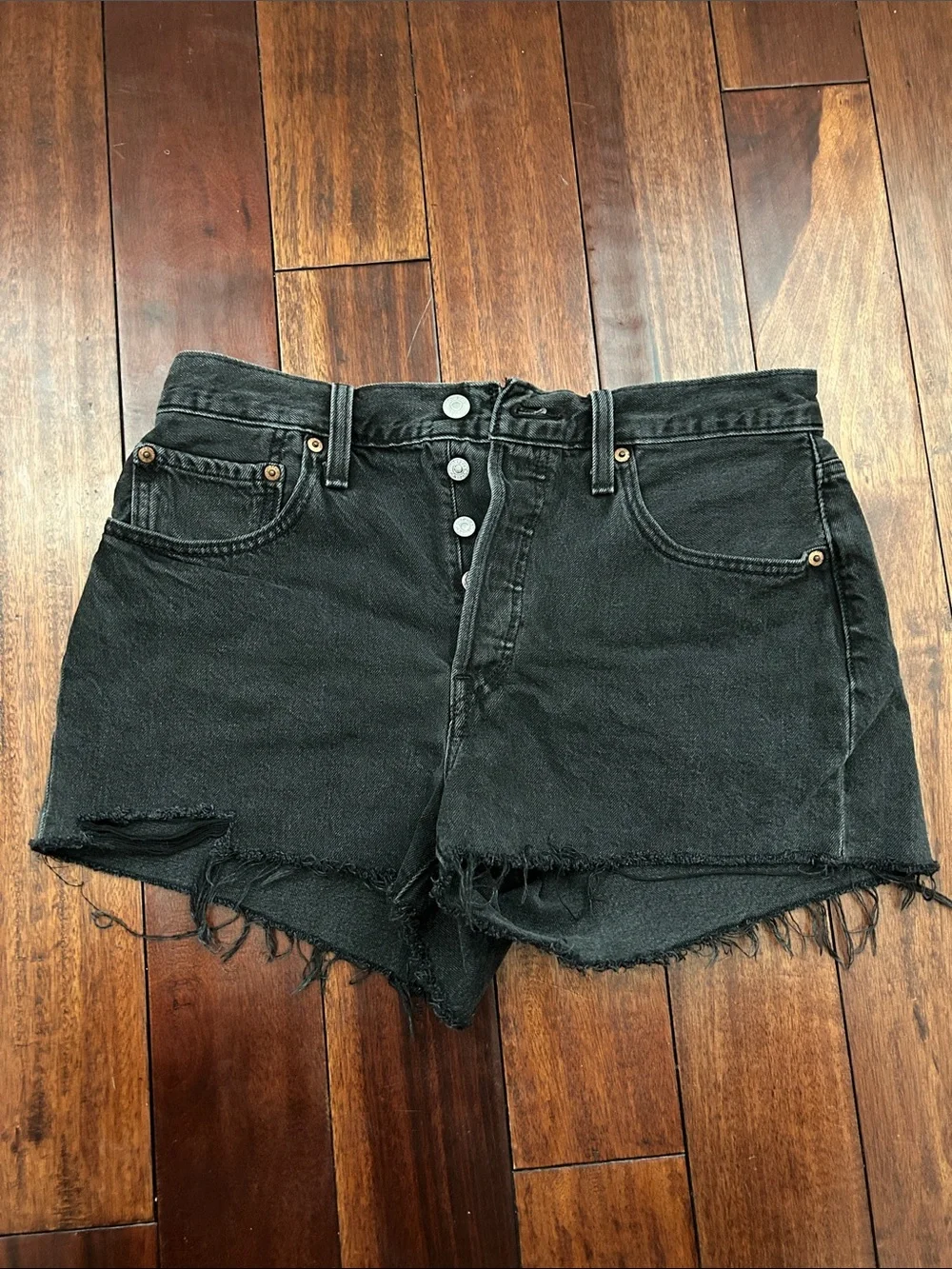 Black Levi Distressed Button Denim Shorts size 30 - Picture 1 of 8